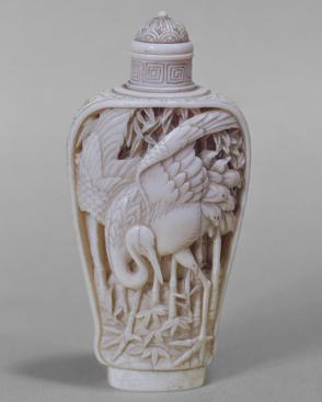Snuff bottle: Storks and bamboo