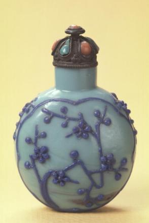 Snuff bottle: Plum branches