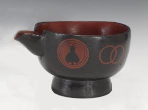 Spouted bowl (Katakuchi)