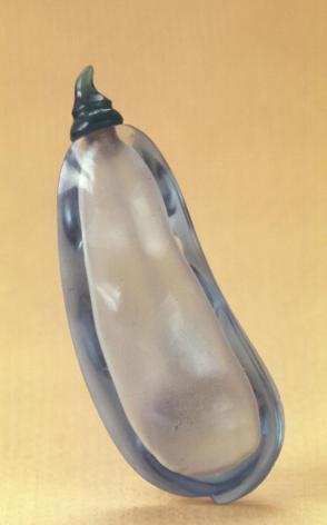 Snuff bottle: Bean pod