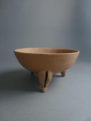 Tripod bowl