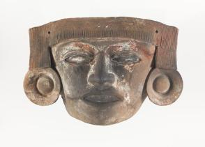 Mask with ear spools