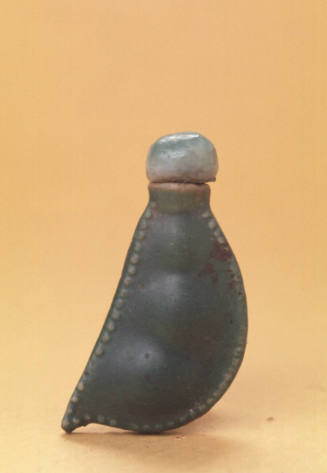 Miniature Snuff Bottle: Sugar Pea Pod