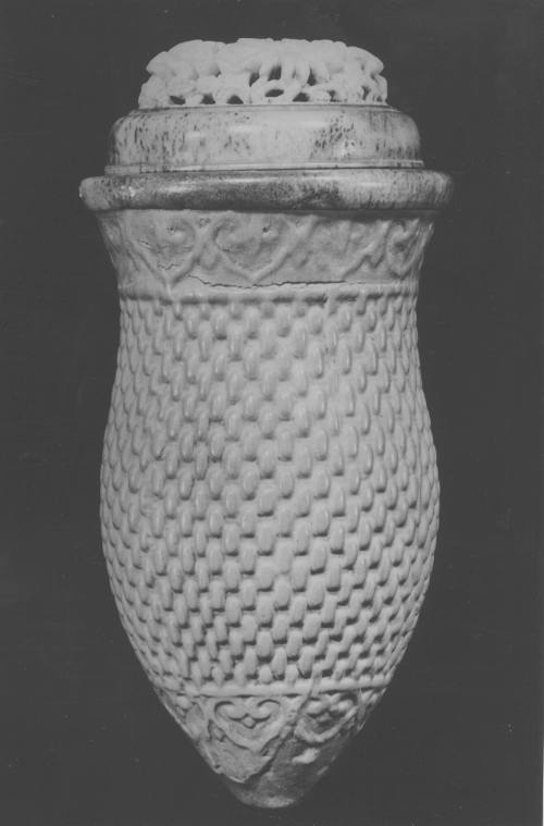 Gourd cricket cage with bone cover