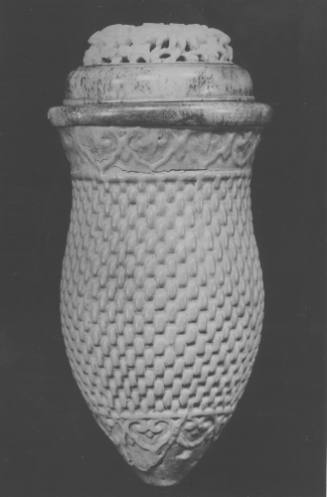 Gourd cricket cage with bone cover