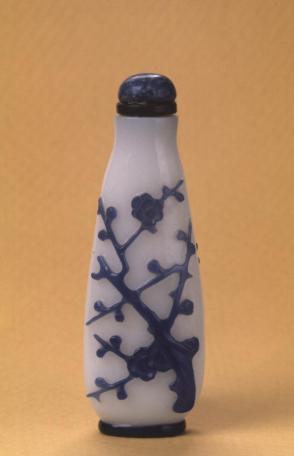 Snuff bottle: Blossoming Plum Branches
