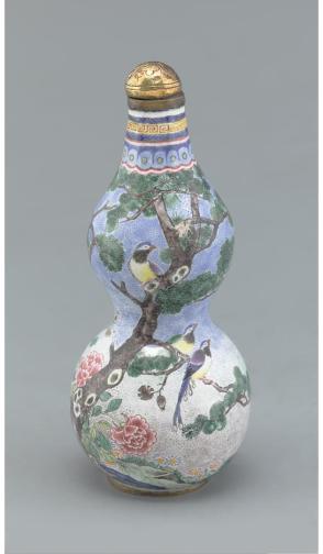 Double gourd snuff bottle with birds and pine tree