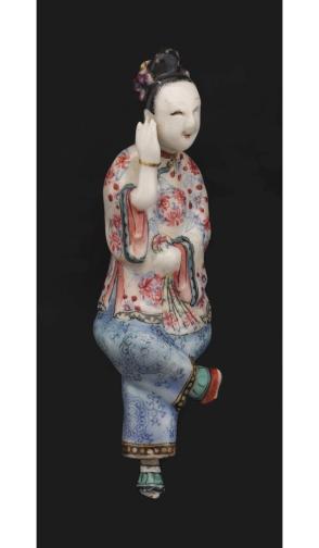 Snuff bottle as seated woman