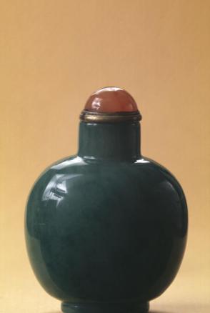 Snuff bottle