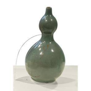 Gourd-shaped bottle