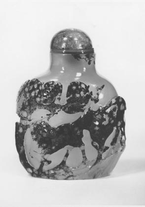 Snuff bottle: Two Deer Under a Tree