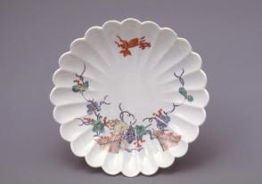 Fluted saucer dish