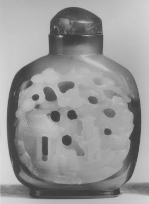Snuff bottle: Pavilion and Old Man in a Boat