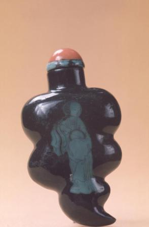 Snuff bottle:  Moon Fairy with a Fan; Moon Fairy with a Book