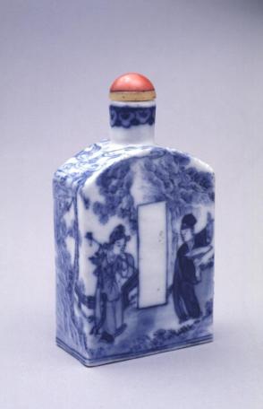 Snuff bottle:  Landscape with Taoist Figures