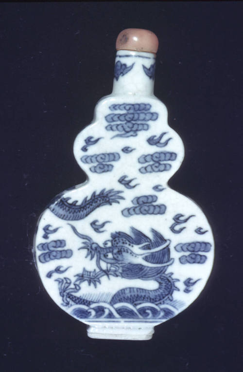 Snuff bottle:  Two Dragons Chasing the Flaming Pearl