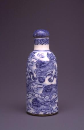 Snuff bottle:  Fu-dogs cavorting among clouds
