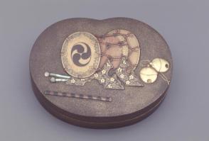 Fan-shaped incense box (kogo)
