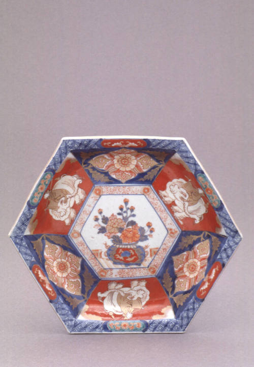 Hexagonal plate