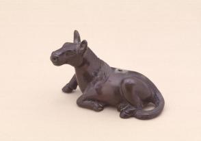Waterdropper modelled as a horse