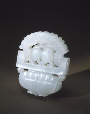 Pendant:  basket with 2 peaches