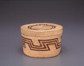 Basket with lid