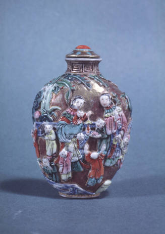 Snuff bottle:  Courtyard Scene with Four Women/Surrounded by Children