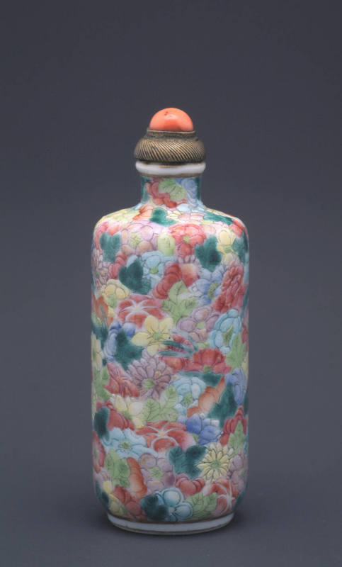 Snuff bottle:  Millefleurs Pattern