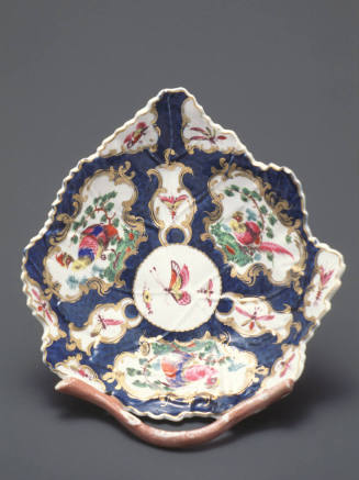 Leaf-shaped dish