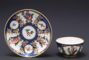 Tea bowl and saucer