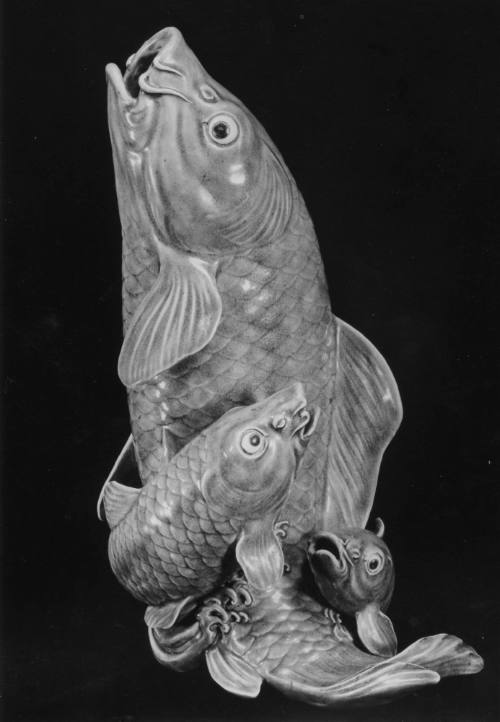 Vase in shape of 3 carp