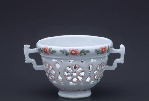 Reticulated cup