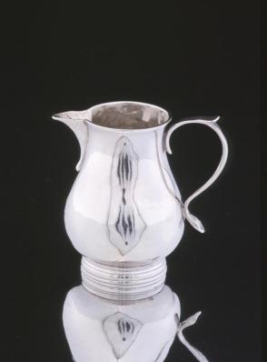 Sparrow-beak Creamer