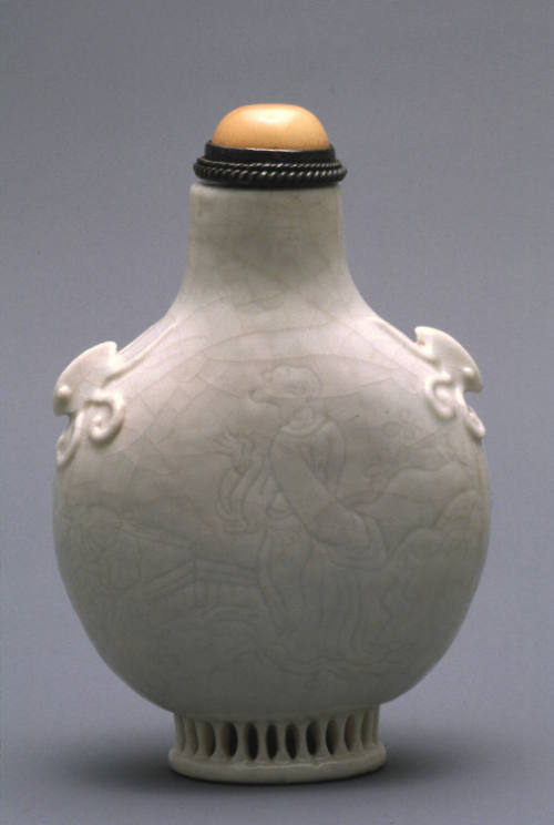 Snuff bottle