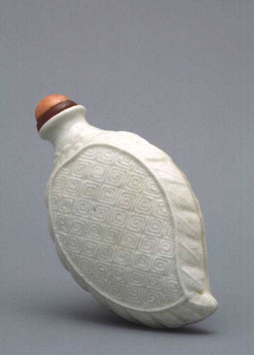 Snuff bottle