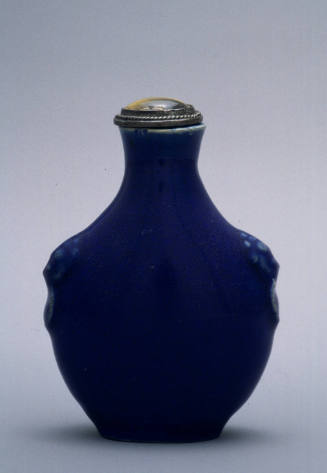 Snuff bottle