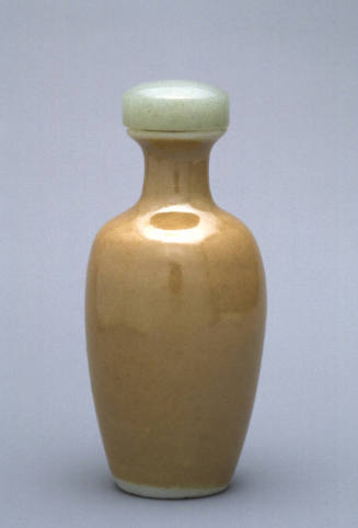 Snuff bottle