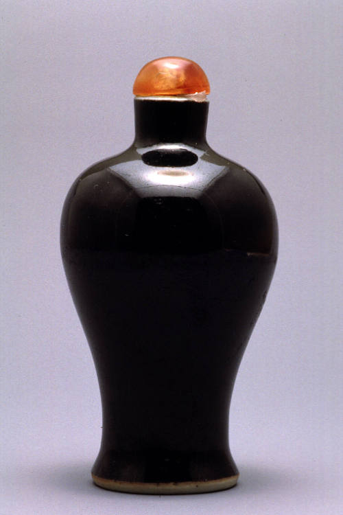 Snuff bottle