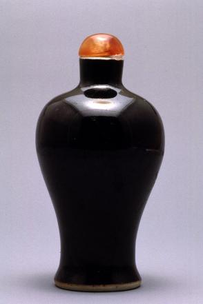 Snuff bottle