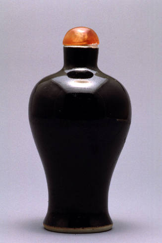 Snuff bottle