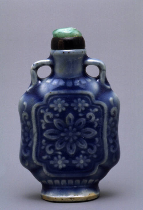 Snuff bottle
