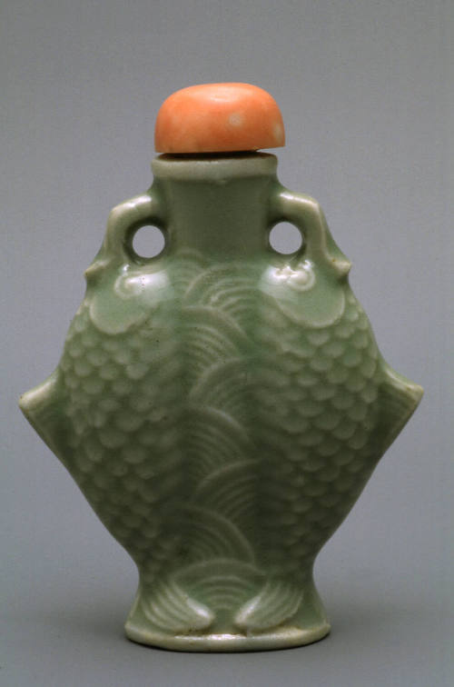Snuff bottle