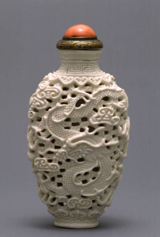 Snuff bottle