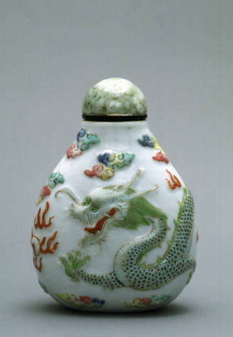 Snuff bottle