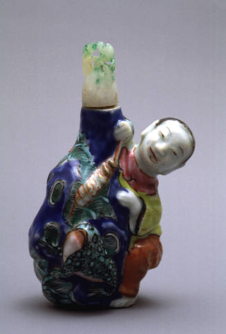 Snuff bottle