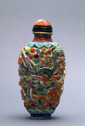 Snuff bottle