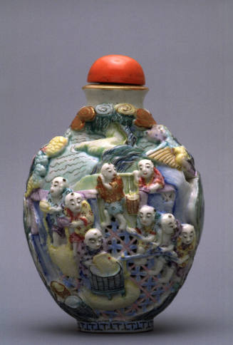 Snuff bottle