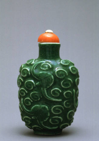Snuff bottle