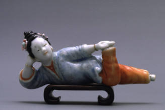Snuff bottle