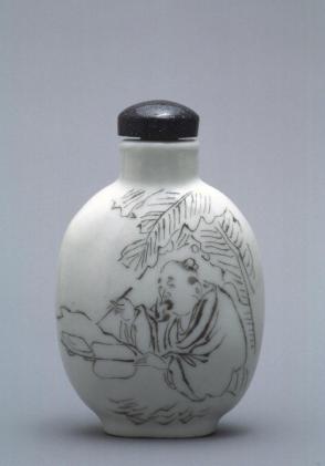 Snuff bottle